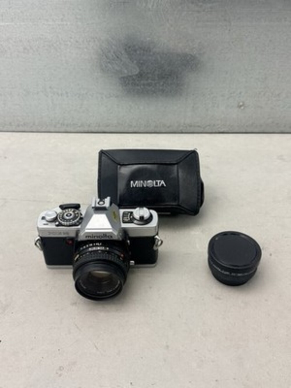 Minolta XG-9 35mm SLR Film Camera w/ MD Rokkor-X 45mm f2 Lens Bundle Case